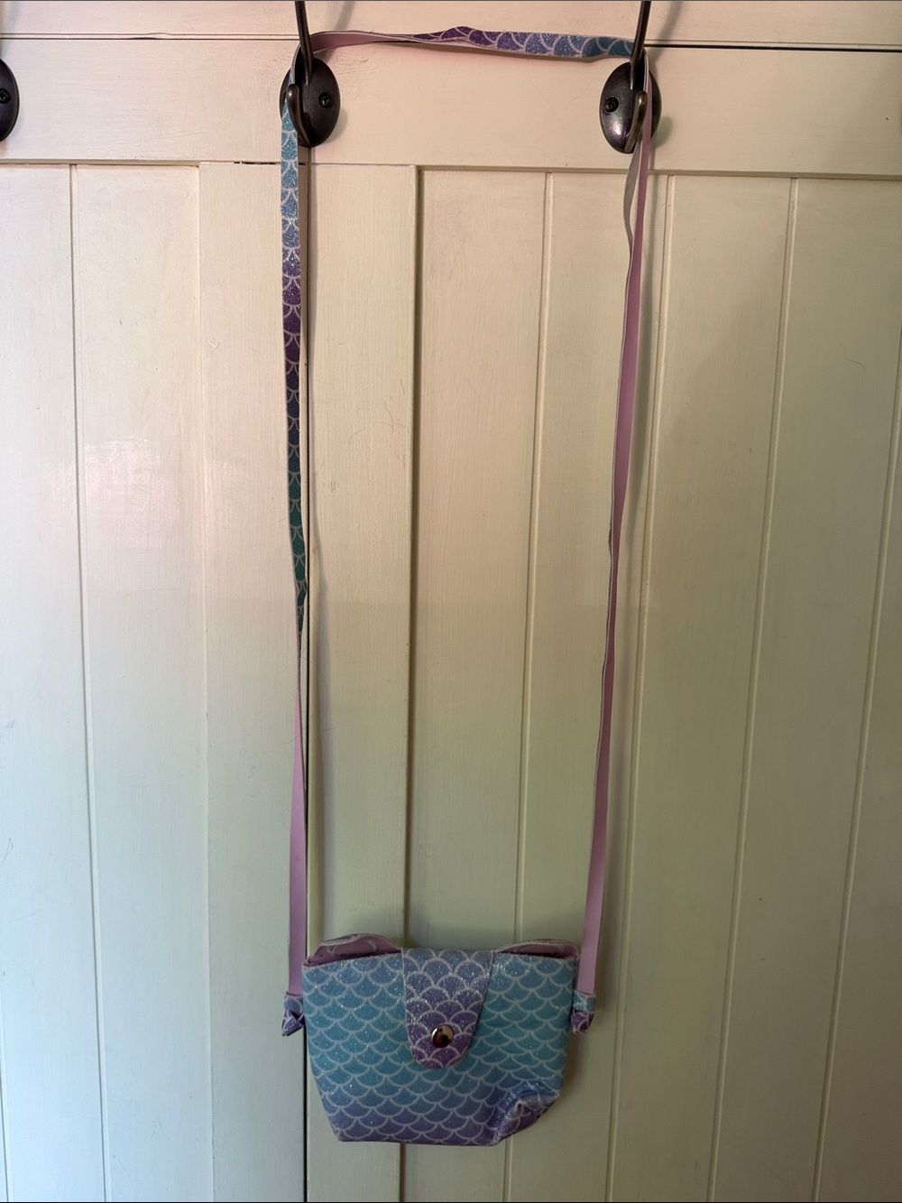 3/$6 Pastel Mermaid-Scale Crossbody cat Bag in Purple and Blue